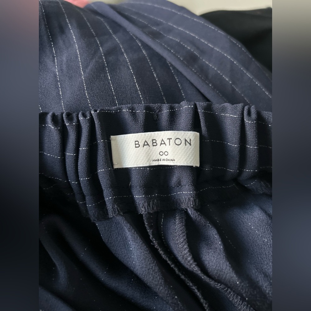 Aritzia Babaton Navy Blue Pinstripe Cropped Pants Size 00